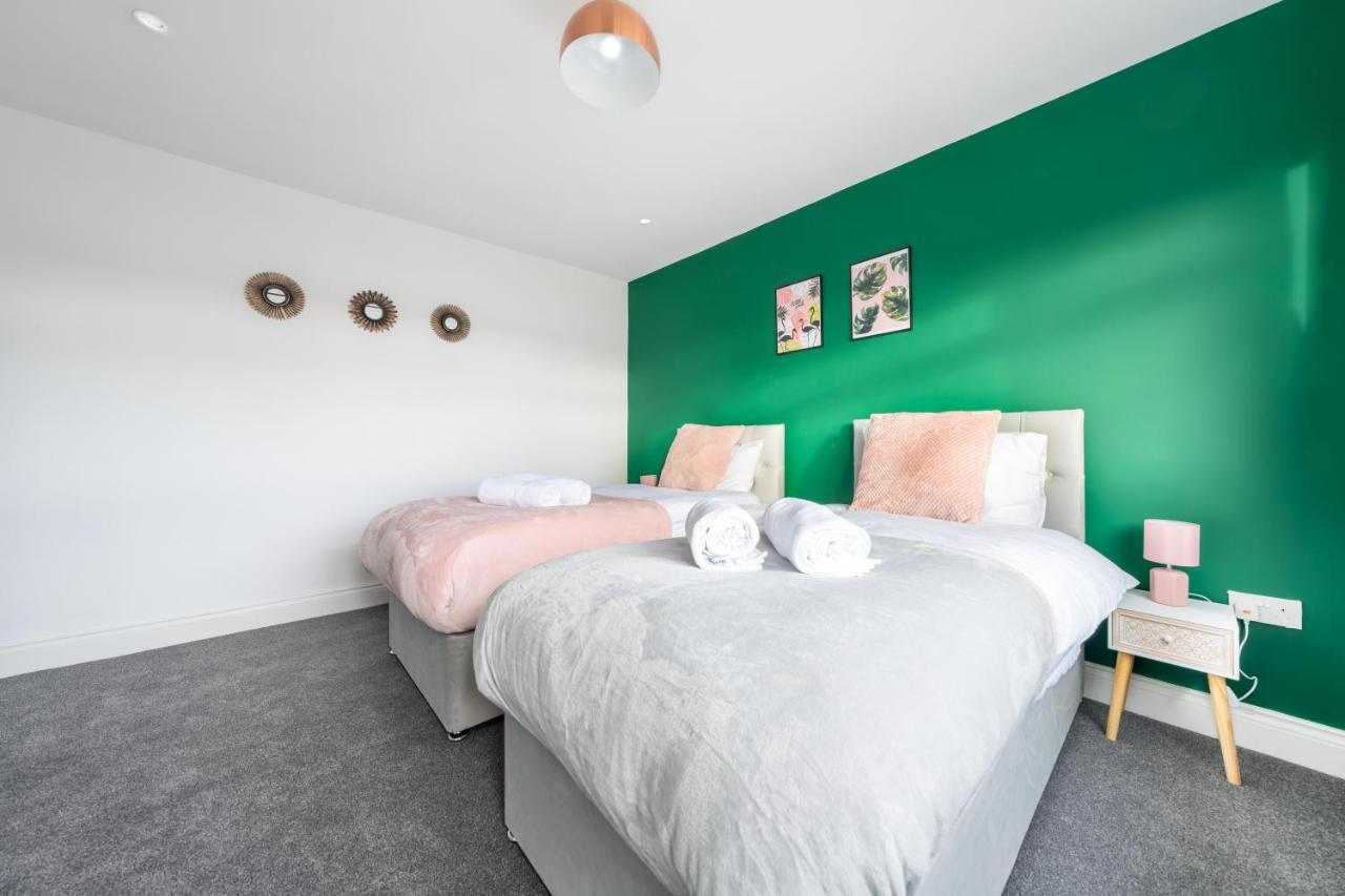 Contractor Accommodation Near Heathrow, Windsor Minutes From M4 Slough Dış mekan fotoğraf